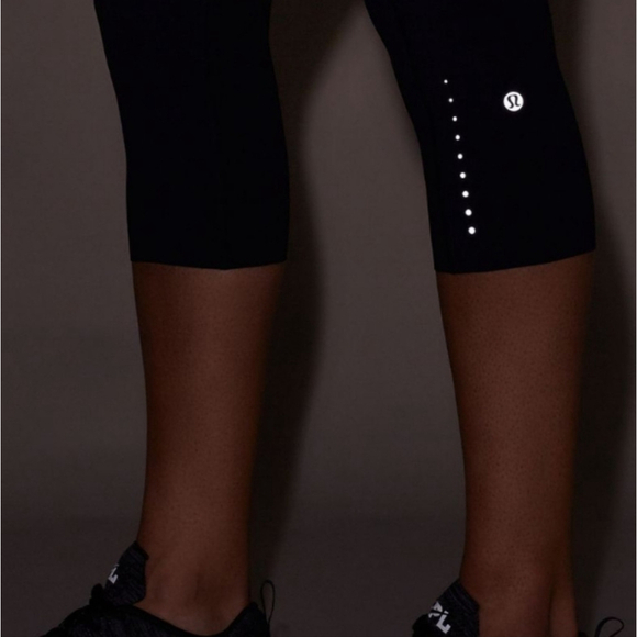 Lululemon Fast & Free Crop 19 Inch Midnight Navy Nulux Women's Size 4 - Picture 3 of 16